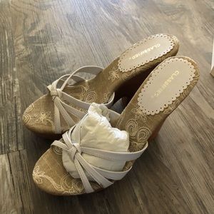 Size 9 white and creme wedges